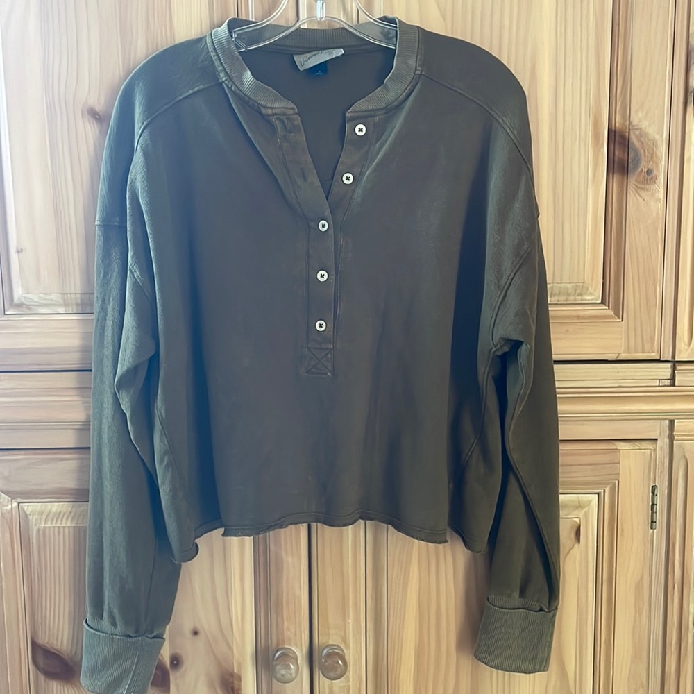 Universal Threads long sleeve
